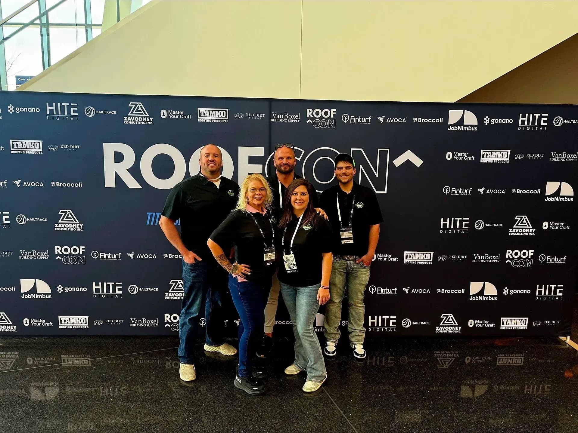 Boom House Roofing business background image